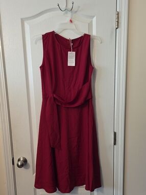 Fenjar Sleeveless Burgundy Midi Dress with Draped Waist